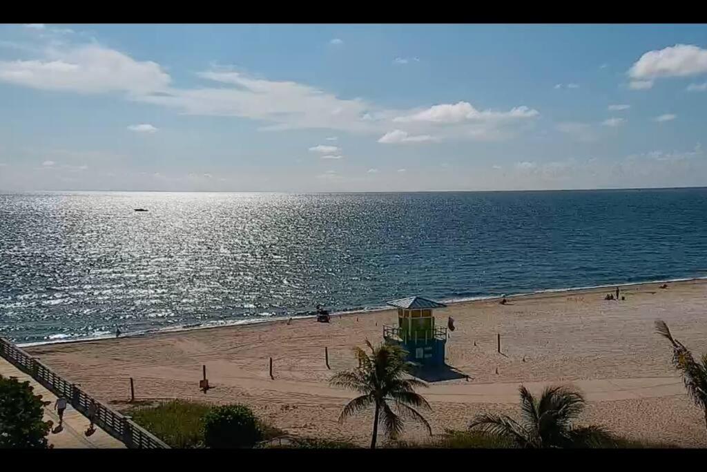 Across The Ocean Few Steps To Beach Contemporary Three Bedroom Townhouse Pompano Beach Extérieur photo