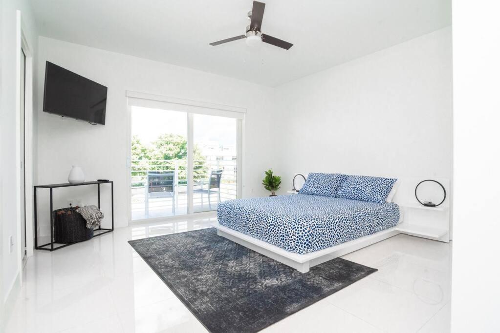 Across The Ocean Few Steps To Beach Contemporary Three Bedroom Townhouse Pompano Beach Extérieur photo