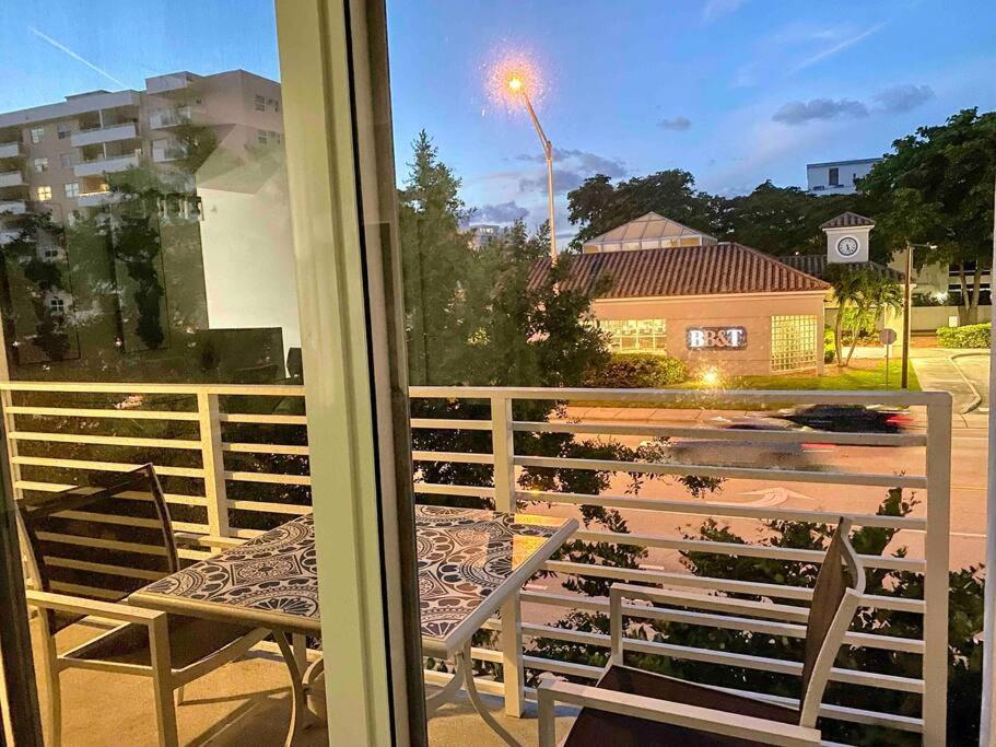 Across The Ocean Few Steps To Beach Contemporary Three Bedroom Townhouse Pompano Beach Extérieur photo