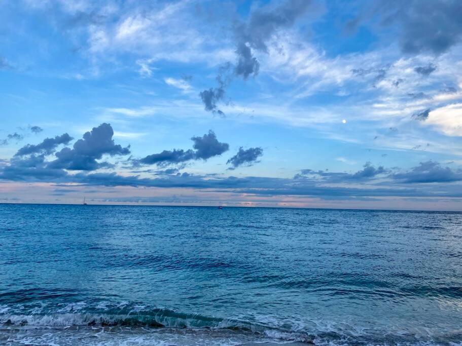 Across The Ocean Few Steps To Beach Contemporary Three Bedroom Townhouse Pompano Beach Extérieur photo