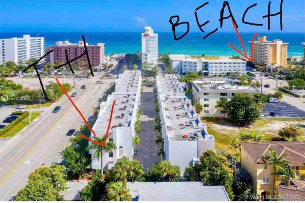 Across The Ocean Few Steps To Beach Contemporary Three Bedroom Townhouse Pompano Beach Extérieur photo